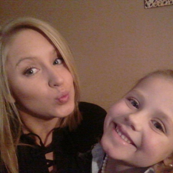 Meet your posher, Kelsey - Picture 1 of 7